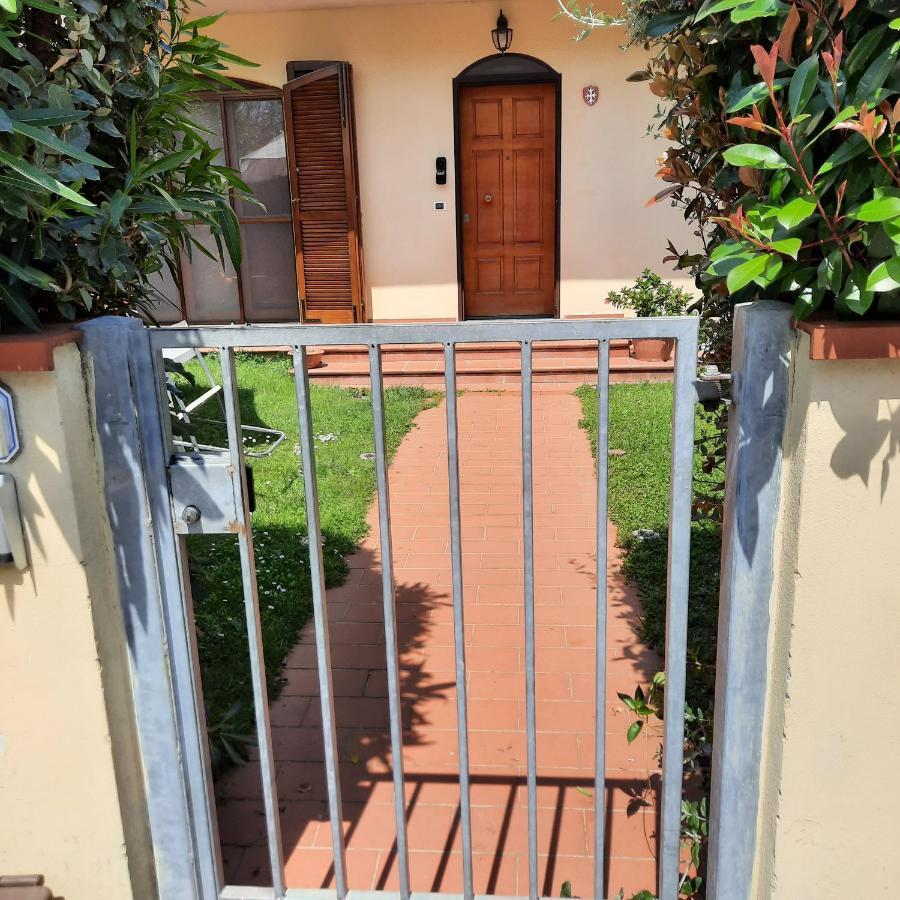 la casa di sandra Pugnano Bagian luar foto