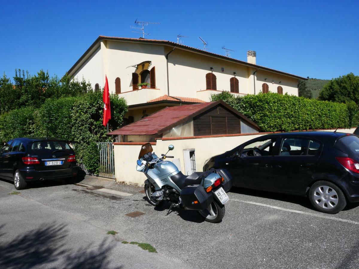la casa di sandra Pugnano Bagian luar foto